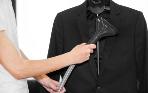 Утюг или отпариватель — что лучше подходит для мужского гардероба